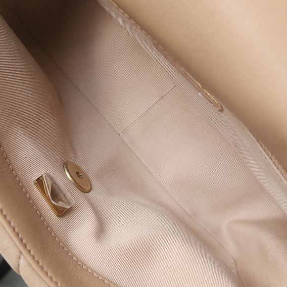 Chanel 19 Medium Camel Color bag -Like New! The Softest Leather! - Picture 10 of 16